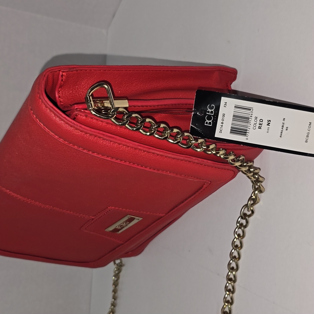 BCBG Paris Red Shoulder Purse Gold Chain Magnetic Closure Double Compartment NWT - Picture 5 of 16